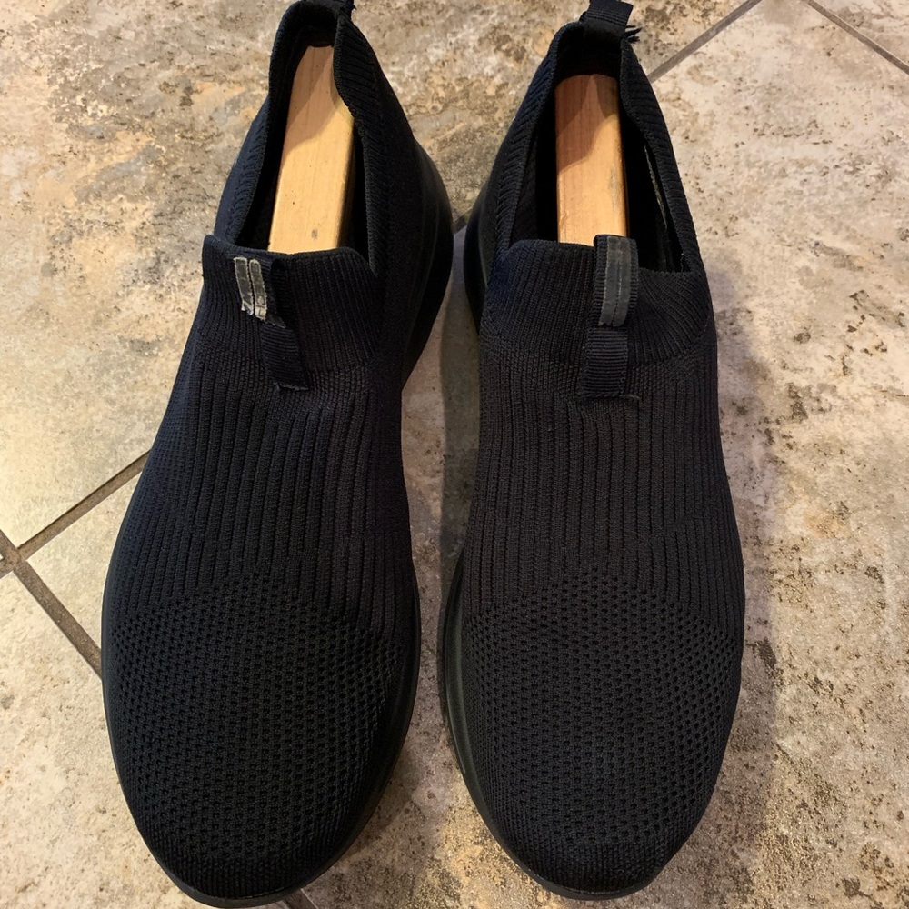 Skechers black Go Walk Arch Fit Ultra Go men’s size 12